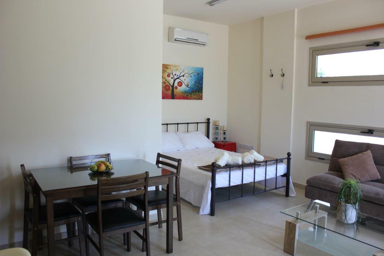 Kerynia Apartments Paphos Eksteriør bilde